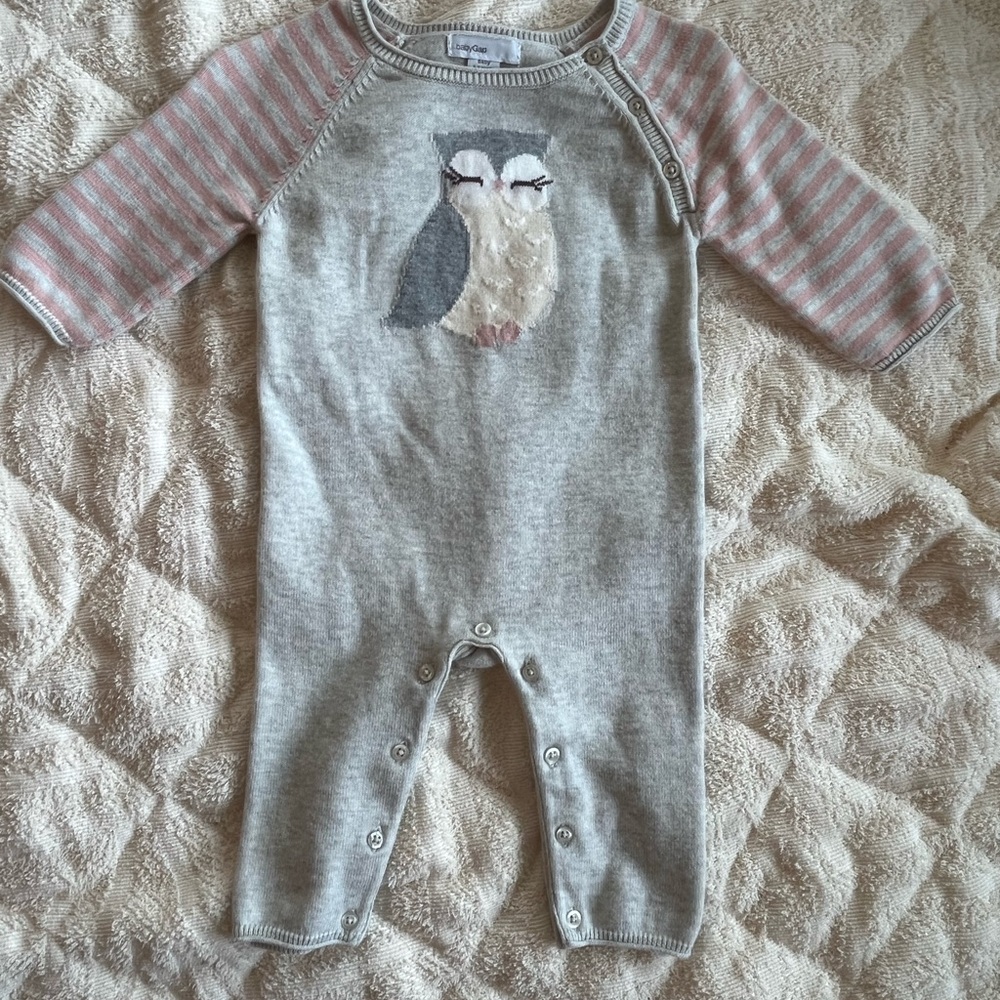 NWOT baby Gap Gray and Pink Owl Knit Baby One Piece 3-6 months